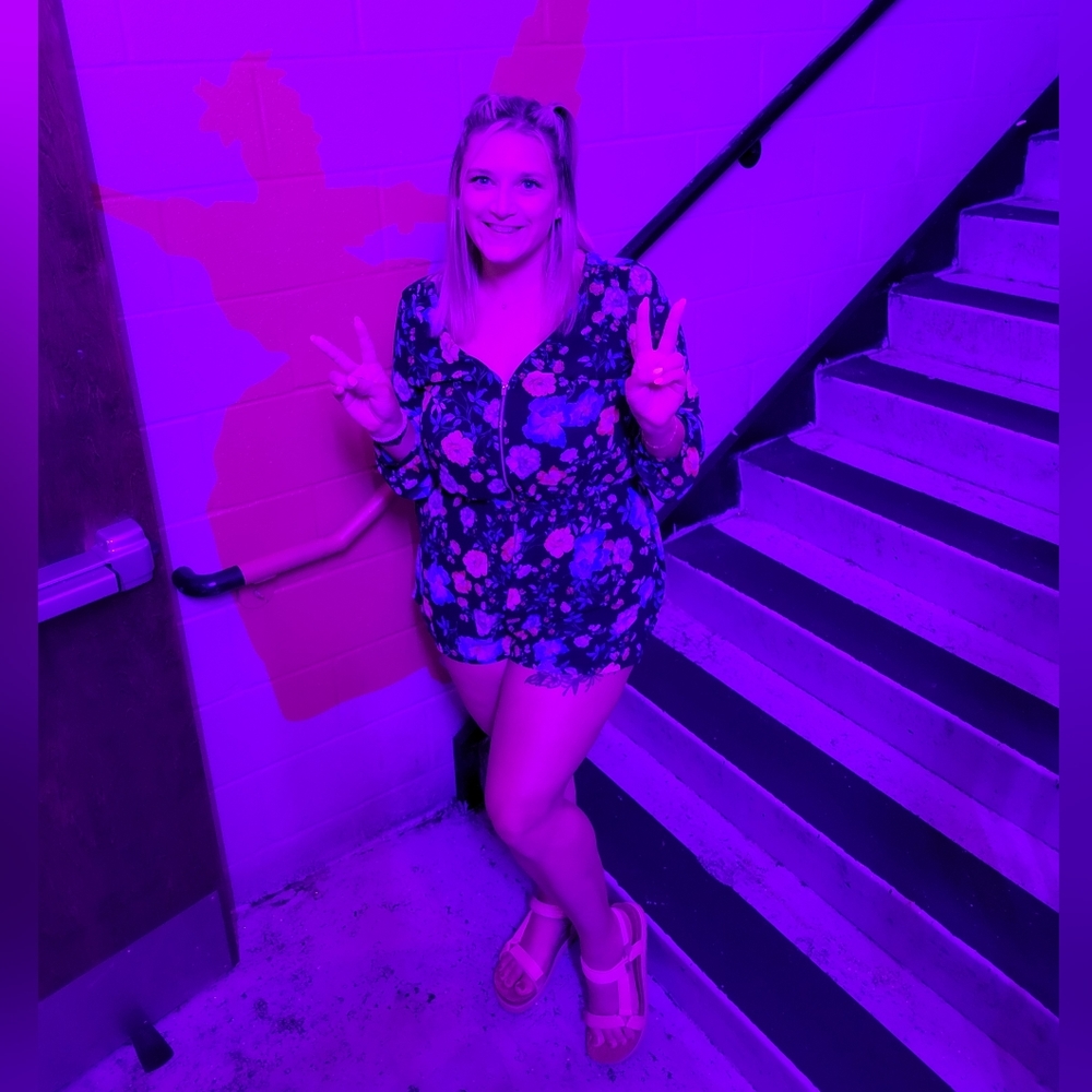 Express Romper - Picture 2 of 4